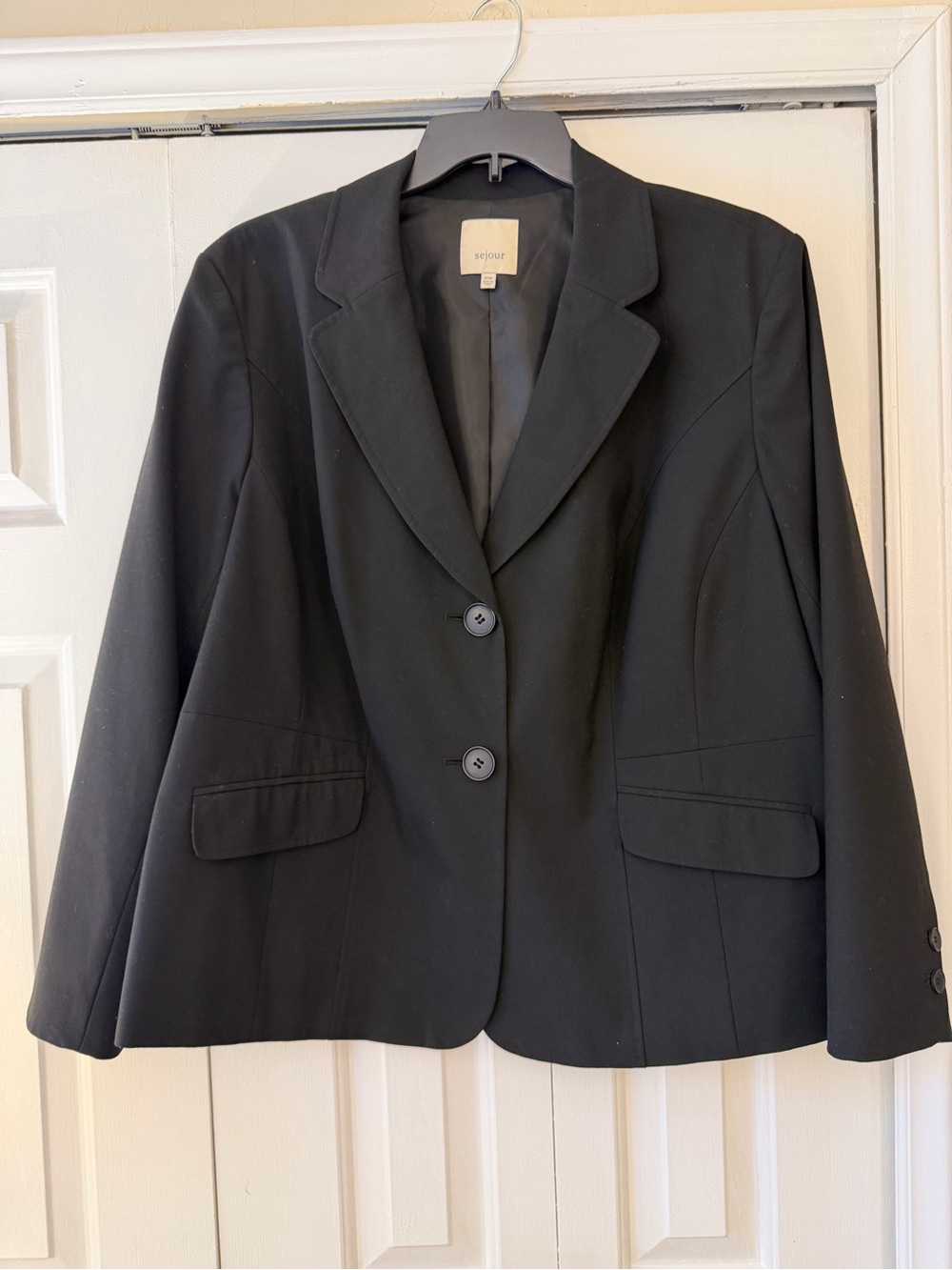 Sejour Black Classic Two-Button Women's Blazer